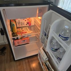 Magic Chef Mini Fridge