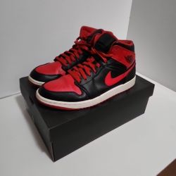 Air Jordan 1 Retro Mid Alternate Bred Sneakers Men’s Size 10 Used Good Condition