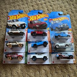 Hot Wheels Toyota Tacoma & Toyota Land Cruiser