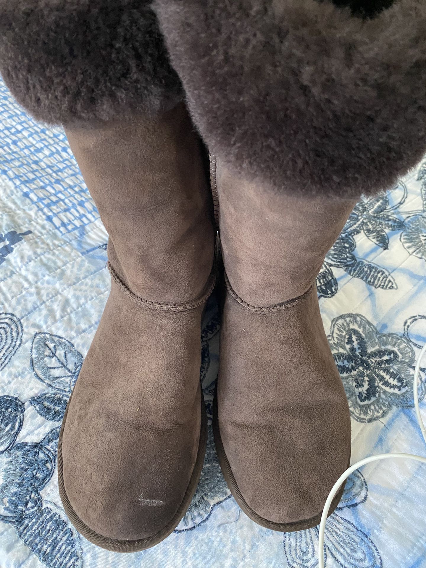 UGG BOOTS