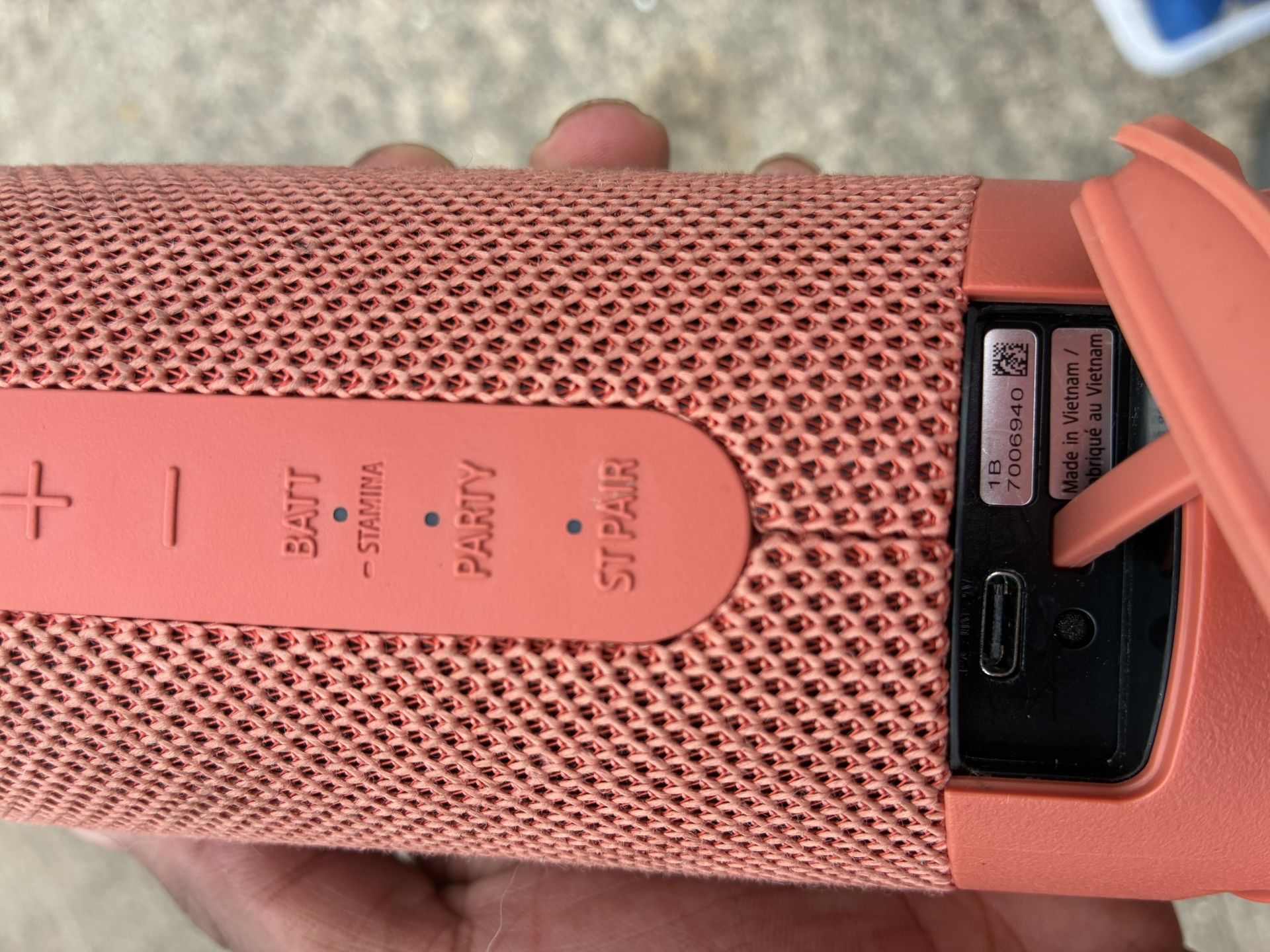 SRX Bluetooth speaker