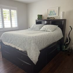 Real Wood bed set With Mirrored Dresser
