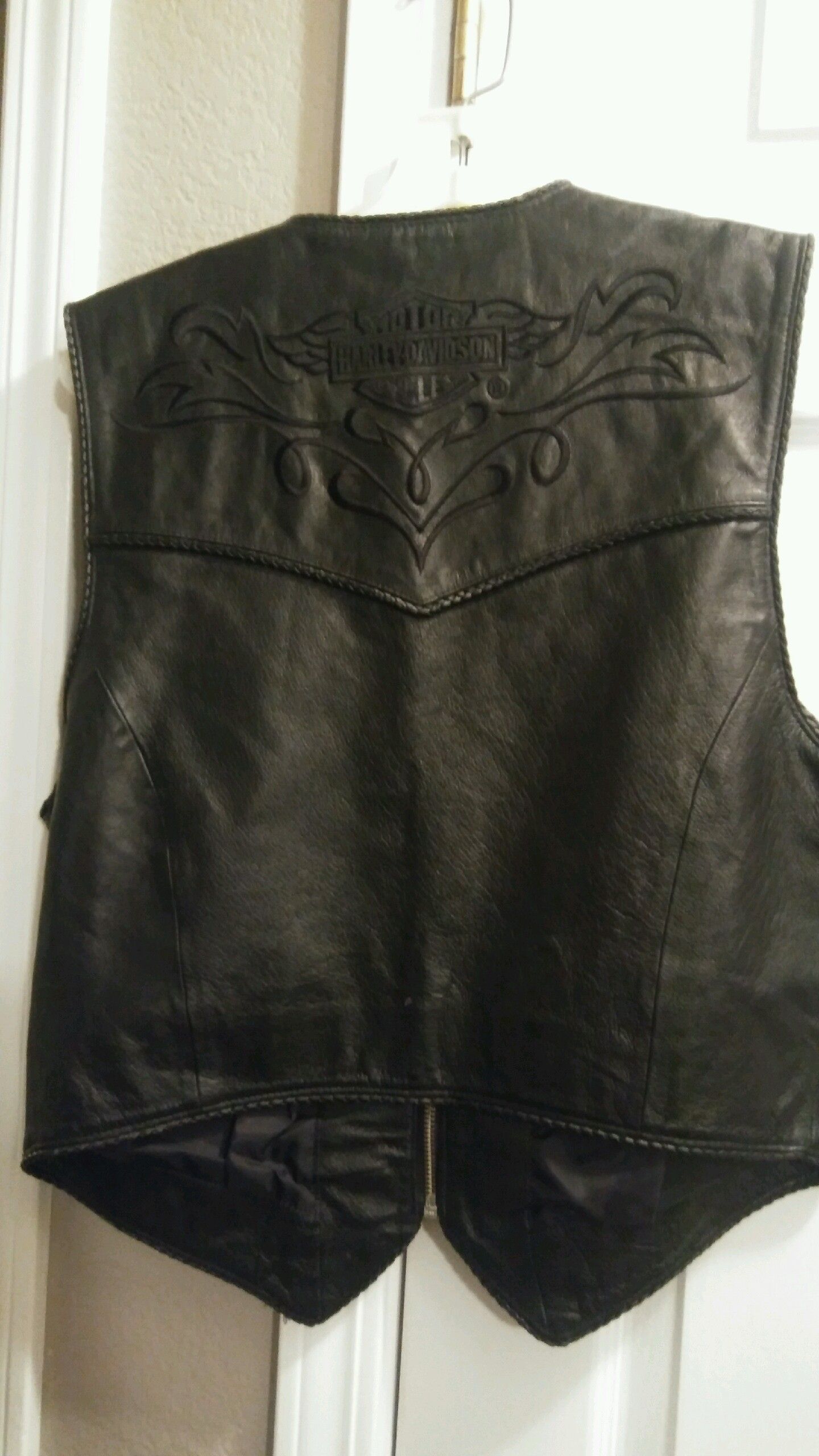 WOMEN'S LEATHER HARLEY DAVIDSON VEST