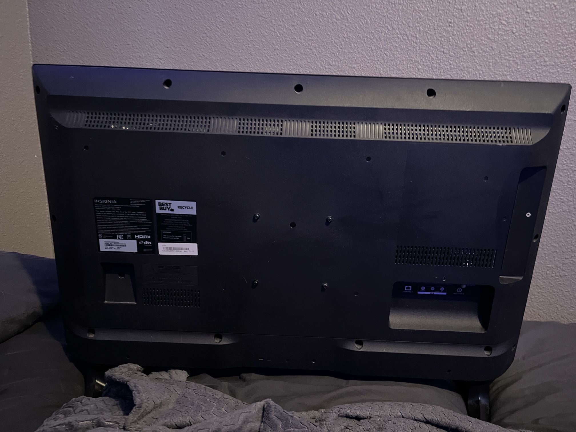 32 Inch Insignia Smart TV