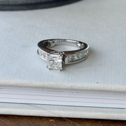 Blue Nile Engagement Ring 1.7c Princes Cut