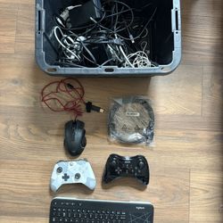 Assorted Electronic Cables/ Gaming Accessories 