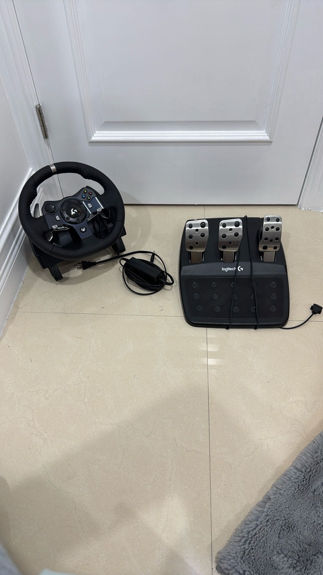 Logitech G920 Racing Wheel