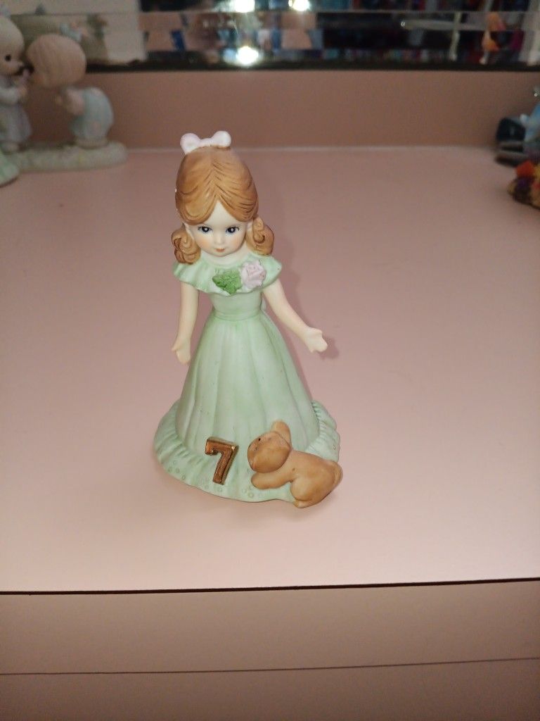 Birthday 7th Girl Humble Statue