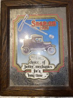 1920 snap on mirror picture