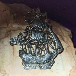 Sailing Ship SS Pin