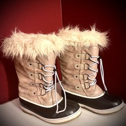 Sorel Tofino II Suede & Rubber Snow Boots - Girls Size 3 - Worn once