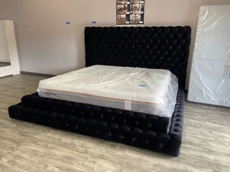 KING SIZE STAIR BED WITH TEMPURPEDIC MATTRESS ! $900!
