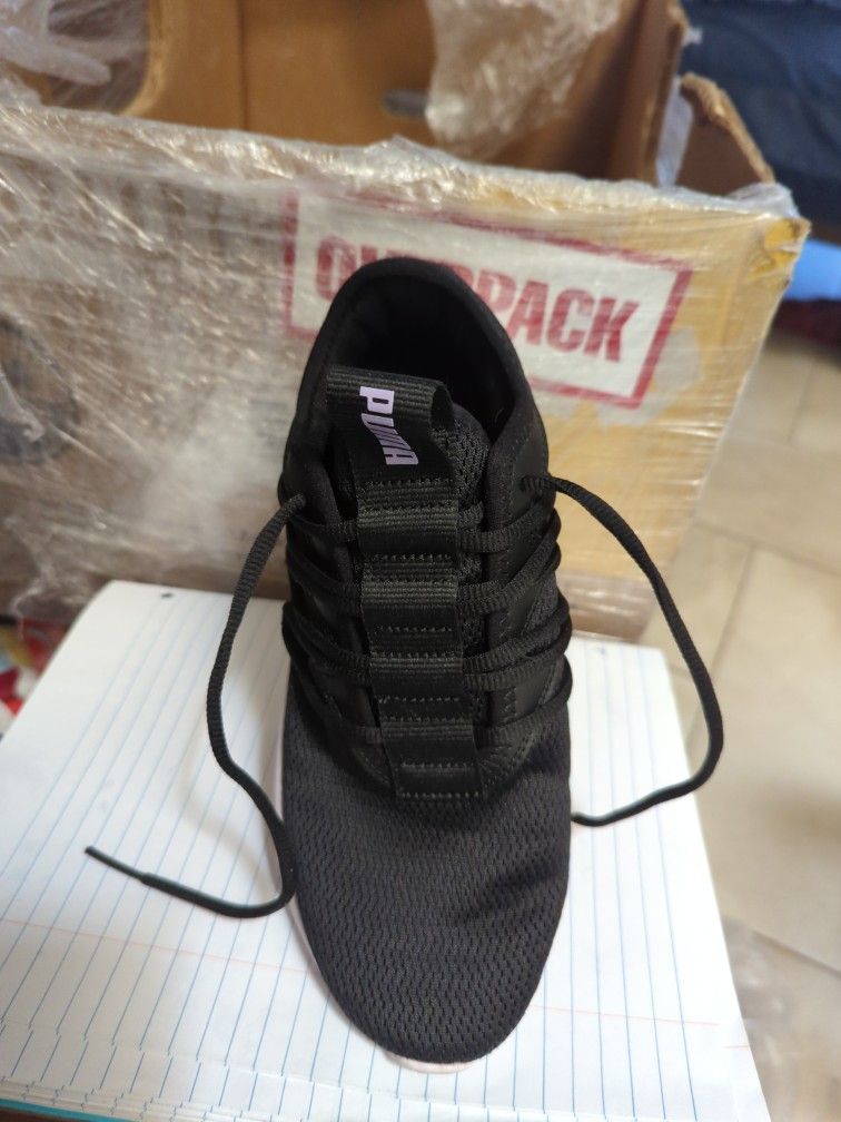 Puma Women's Shoe Size 6.5