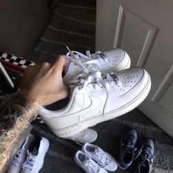 nike air force 1s size 7📲