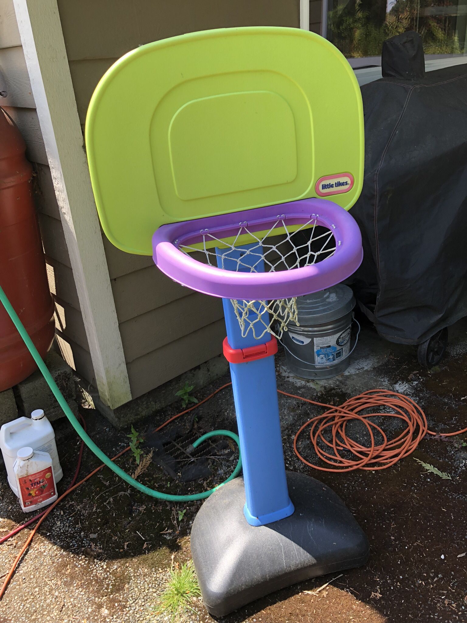 Little Tikes Basketball Hoop