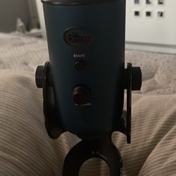 USB Blue Yeti Microphone 