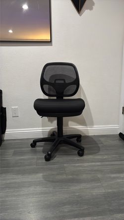 Black Mesh Office Chair with Wheels