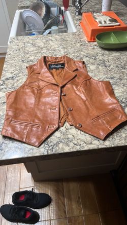 Vintage Women’s Wilsons Leather Vest