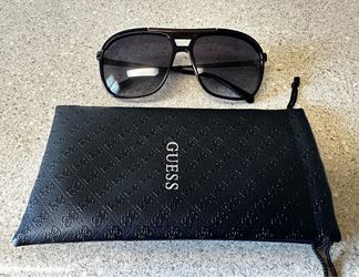 Guess Men’s Aviator Glasses