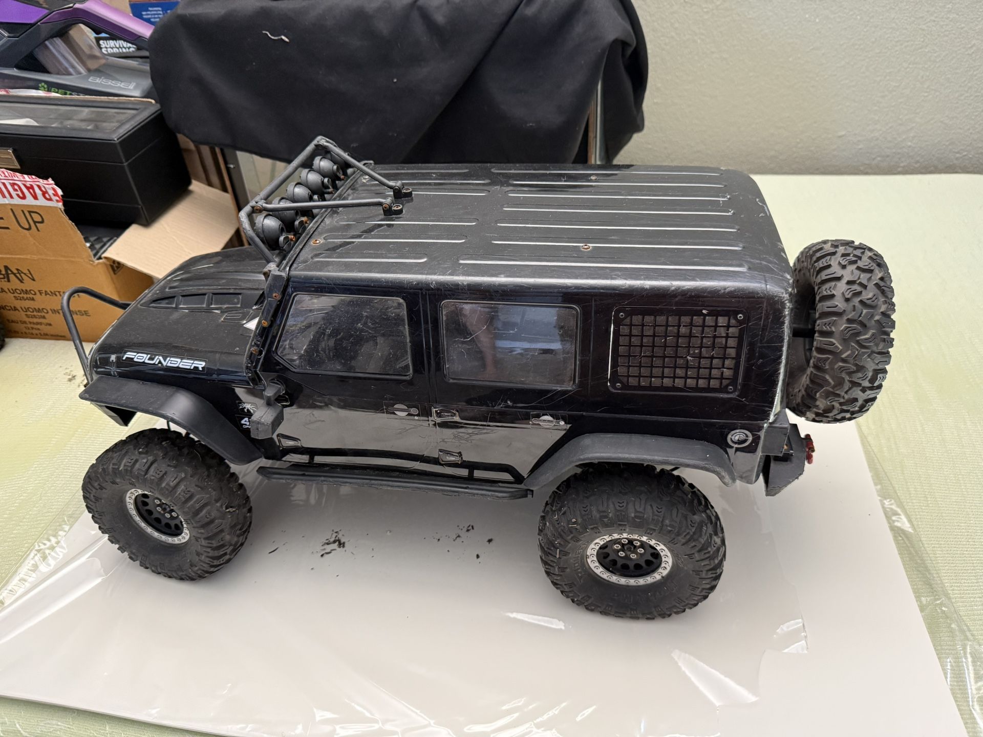 Traction Hobby Cragsman 1/8 Jeep