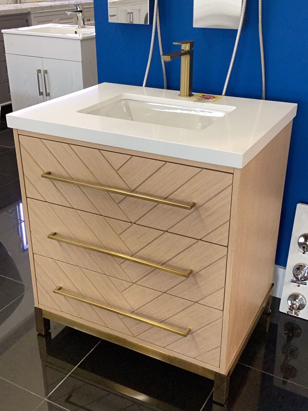 30” Bathroom Vanity Solid Wood With Quartz Top for Sale in Boca