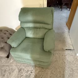 Clean Recliner Comfy And Well Maintained Will Deliver 