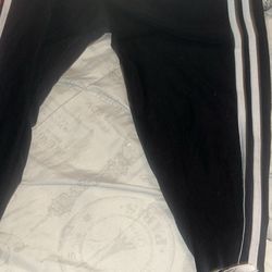 Medium plain black leggings with white strips