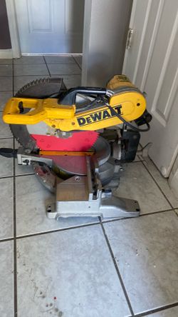 Dewalt 12 in miter saw