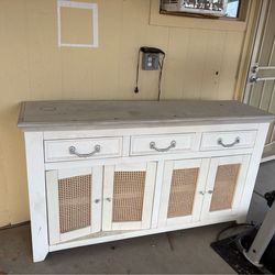 Tv dresser