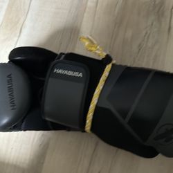 boxing gloves (small) used in 4 fights
