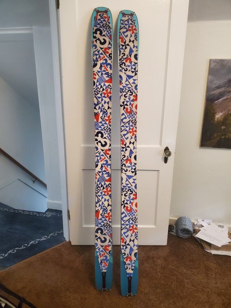 Line Sick Day 104 Skis With G3 Alpinist Skins