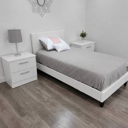 TWIN SIZE BED AND TWO NIGHTSTANDS  ( MATTRESS NOT INCLUDED) 🆕️ 