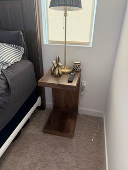 Wood C-Shape Side Table Nightstand