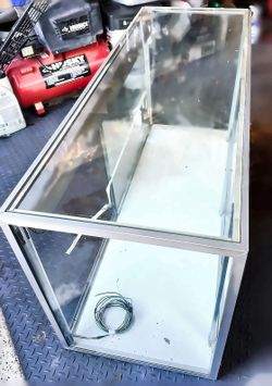 Aluminum/Glass Countertop Display Case w/ Sliding Rear Doors
