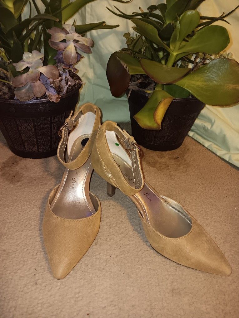 Anne Klein Iflex 1 1/2 Inch Heels