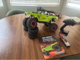 Axial SCX10 Deadbolt Rock Crawler. RC Car