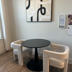 Dinning Table And Chairs 