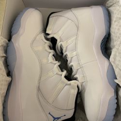 Jordan Retro 11. 