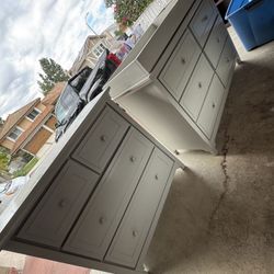 Dresser and Drawer Set for Baby With Changing Table