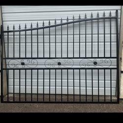 20' Driveway Gate And Fence 10x7
