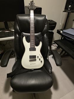 Schecter Hellraiser 7 String W/ Hard Case