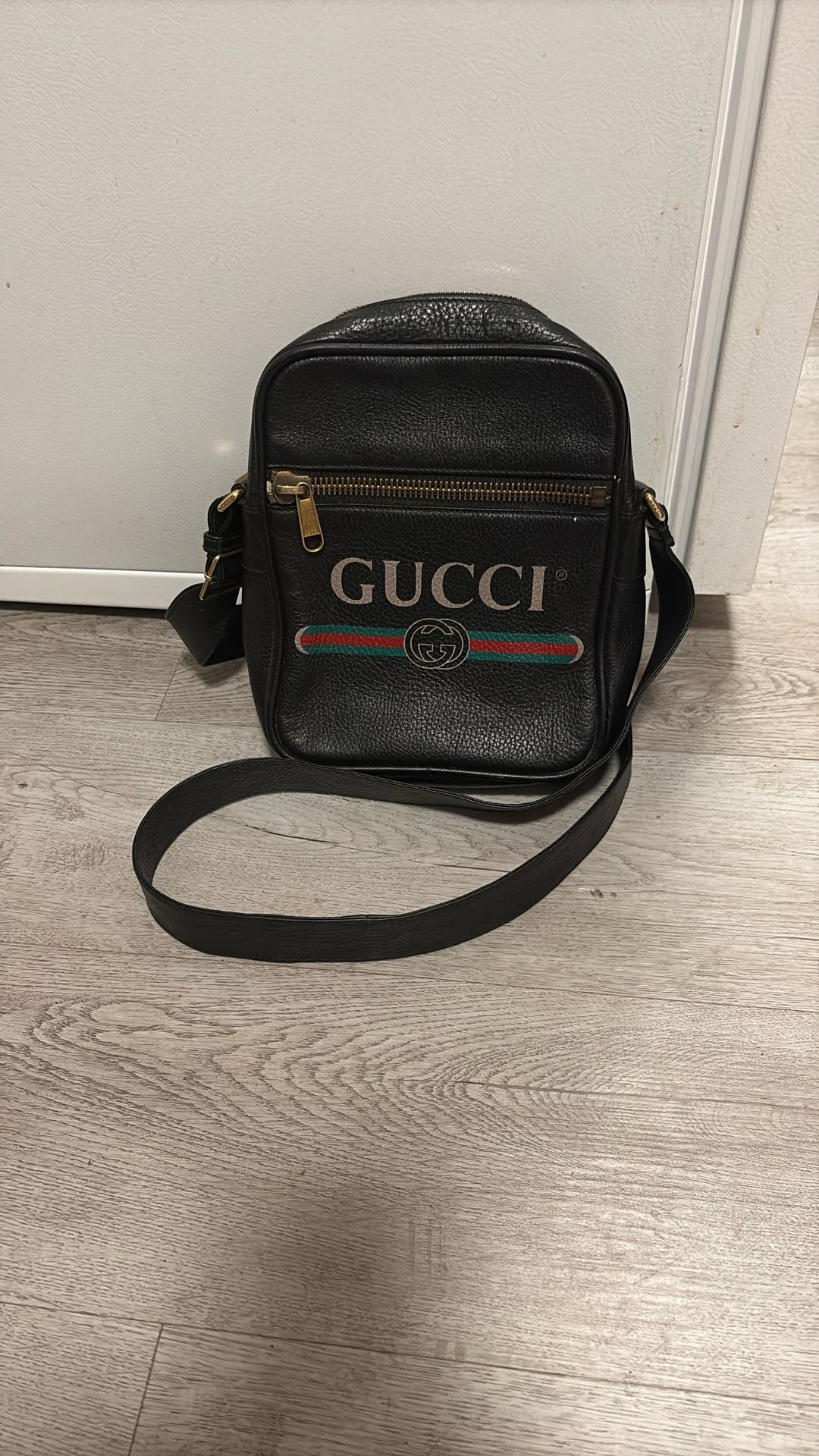 Gucci Men’s Leather Messenger Bag