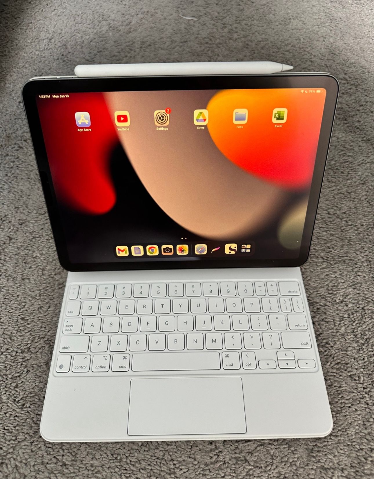 Apple iPad Air 5th Gen (64GB) Bundle - Apple Pencil & Magic Keyboard