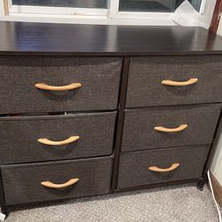 Dresser/6 Drawer Cabinet