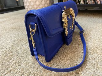 Versace Jeans Couture Buckle Snap Shoulder Bag for Sale in Schaumburg, IL -  OfferUp