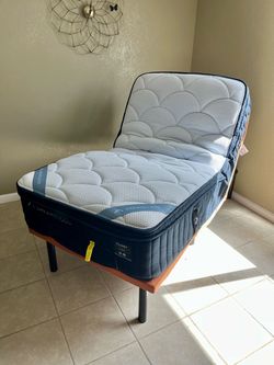 Dreamcloud Premier Twin XL Mattress with Remote Adjustable Base