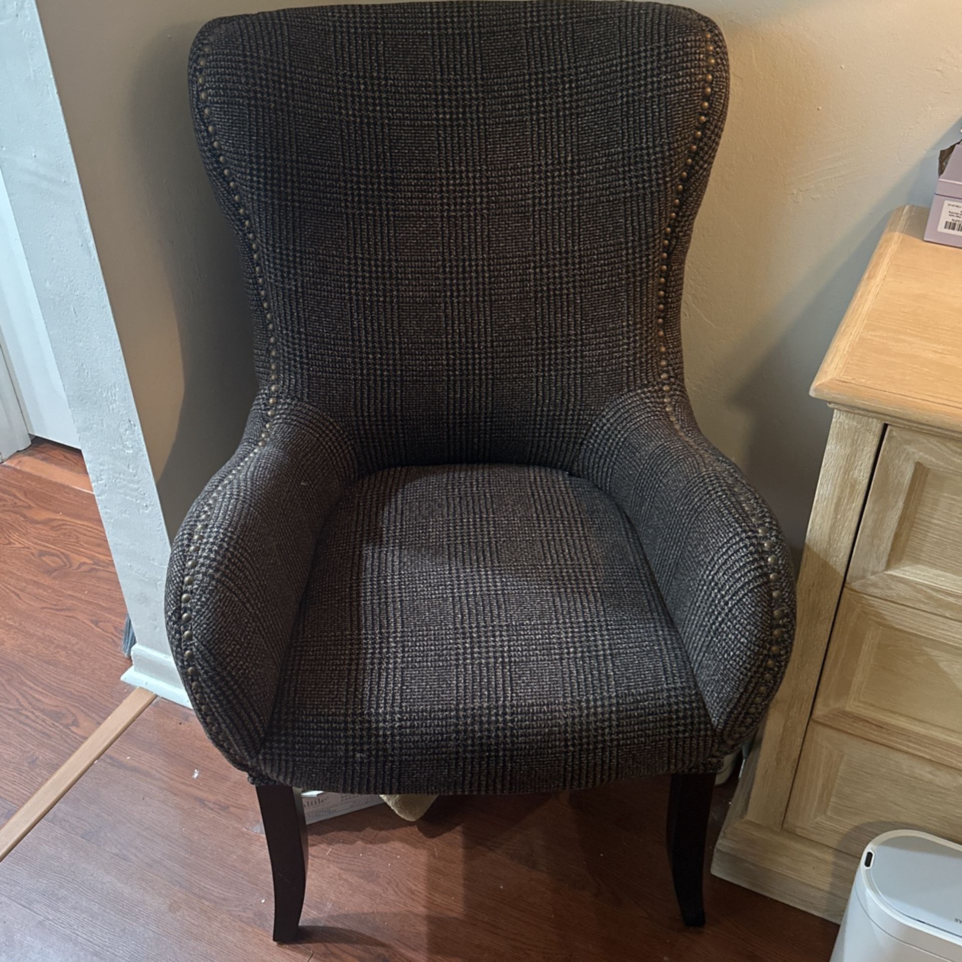 WINGBACK CHAIR