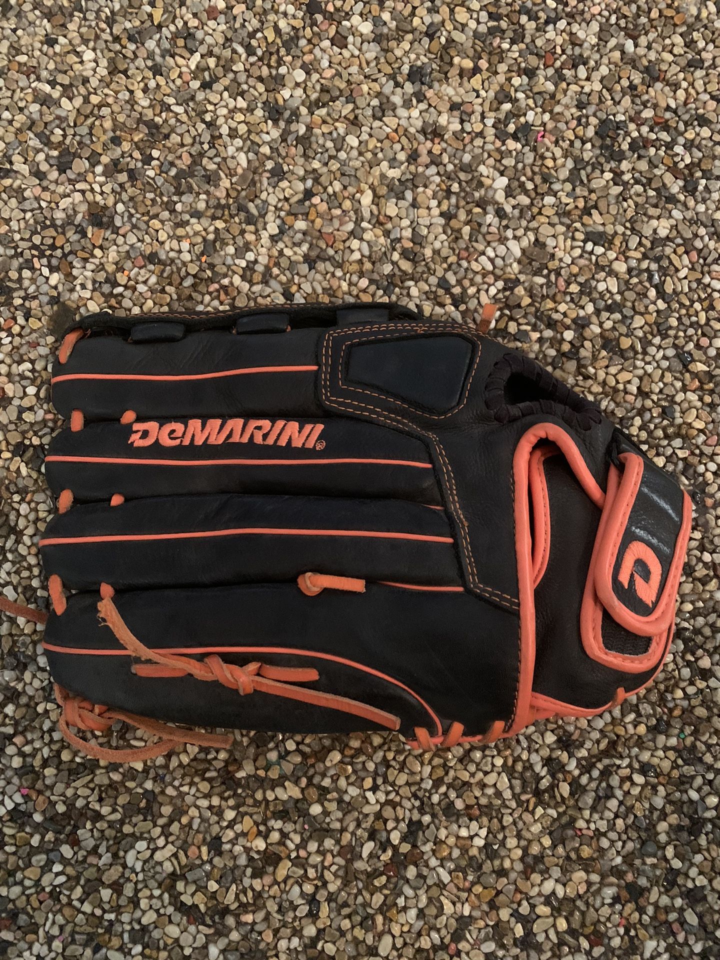 DeMarini Baseball Mit Glove RH Size 14” Like New!