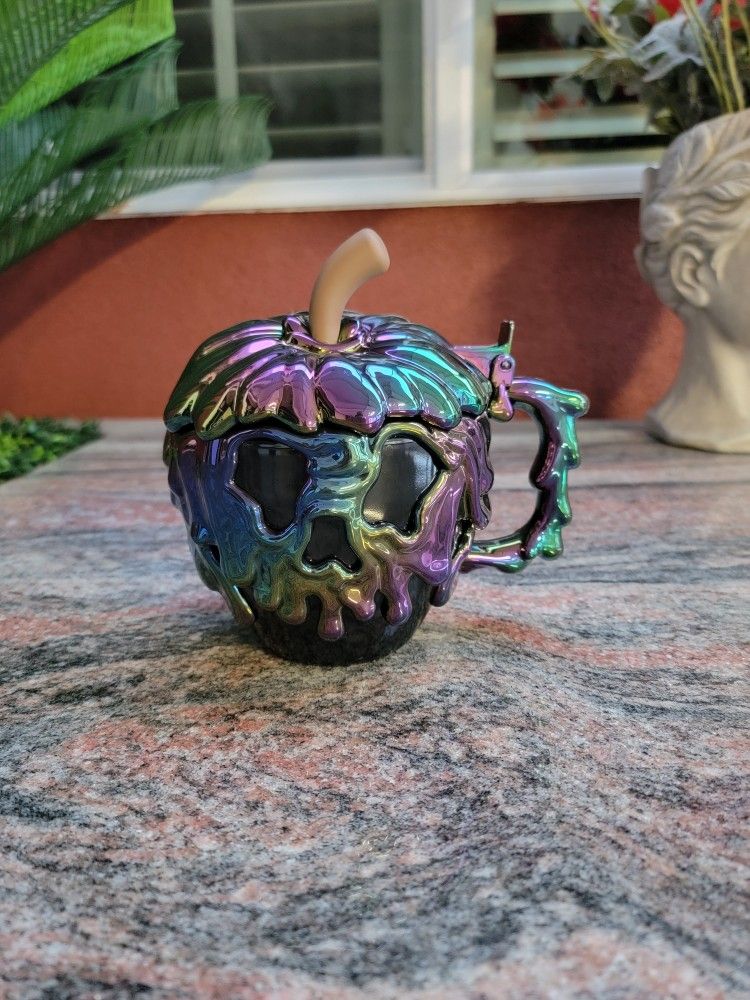 Disney Poison Apple Stein 