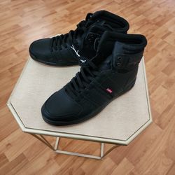 Levis Shoes Size 10